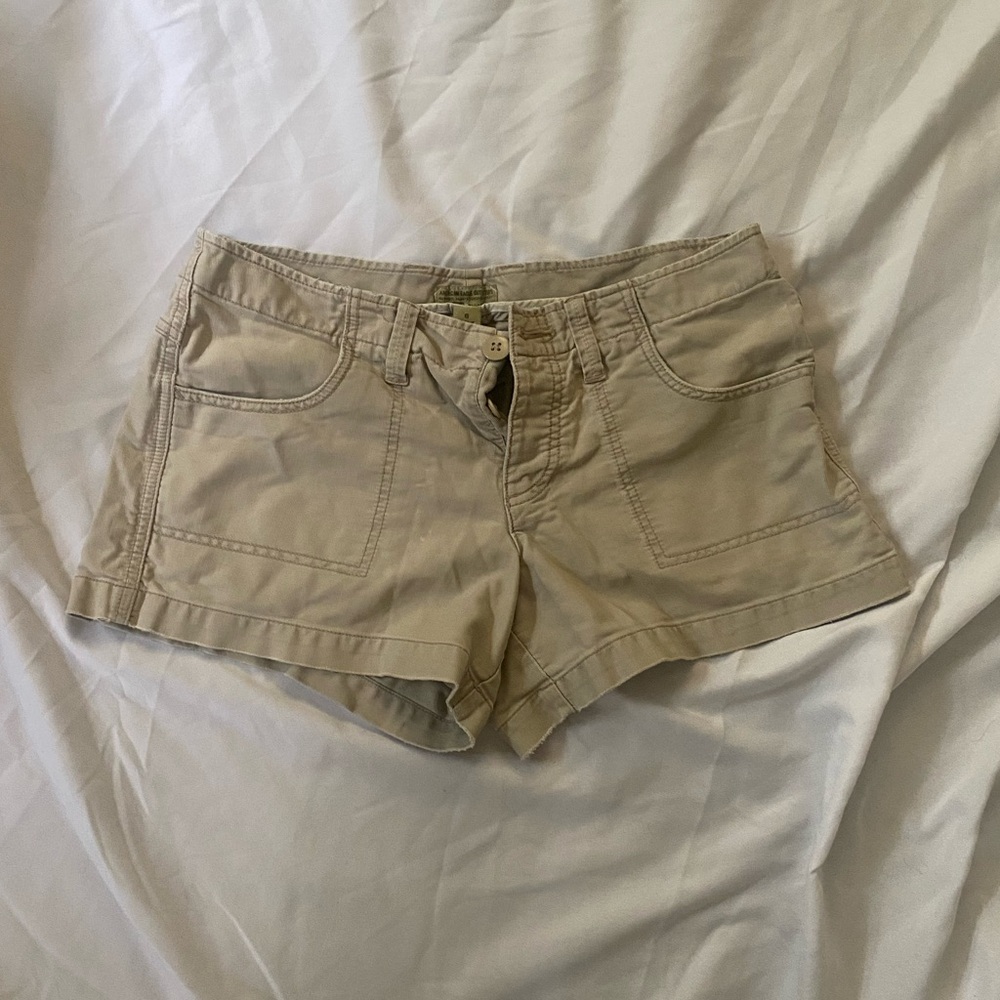 VINTAGE AMERICAN EAGLE KHAKI MINI SHORTS
